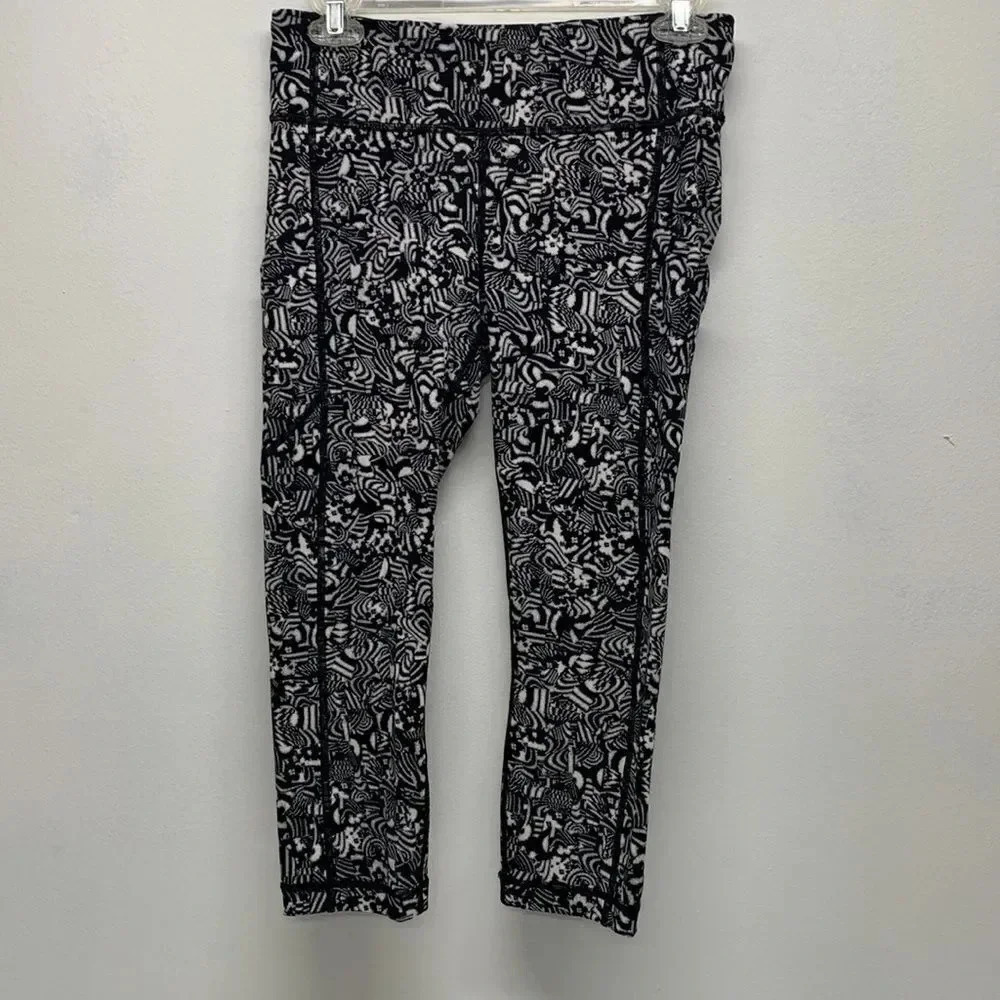 Lululemon Seawheeze Speed Tights Leggings Pants Floral Print Black White Size 6